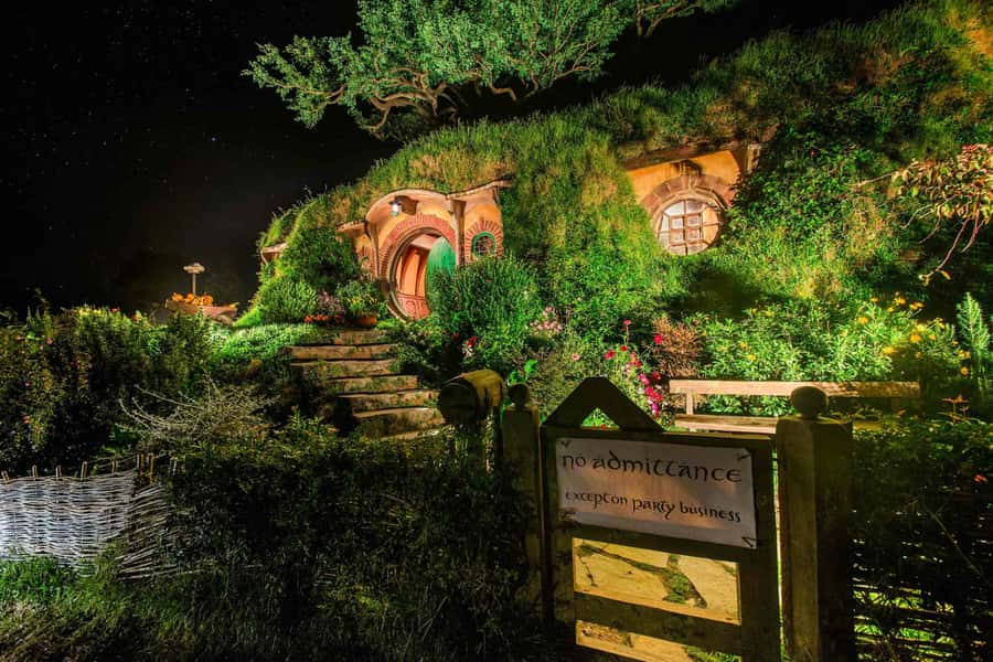 From Auckland: Hobbiton Movie Set Full-Day Small-Group Trip - Practical advice for a smoother day