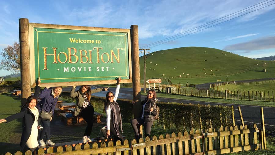 From Auckland: Hobbiton Movie Set Small Group Tour - The return journey and the ice cream tradition