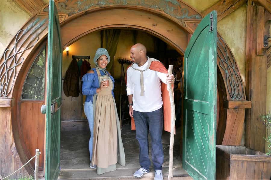 From Auckland: Hobbiton & Waitomo Caves Full-Day Trip - Who should book this day trip?