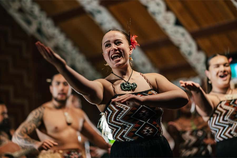 From Auckland: Rotorua Te Puia, Haka & Polynesian Spa Tour - The 3.5-hour drive from Auckland
