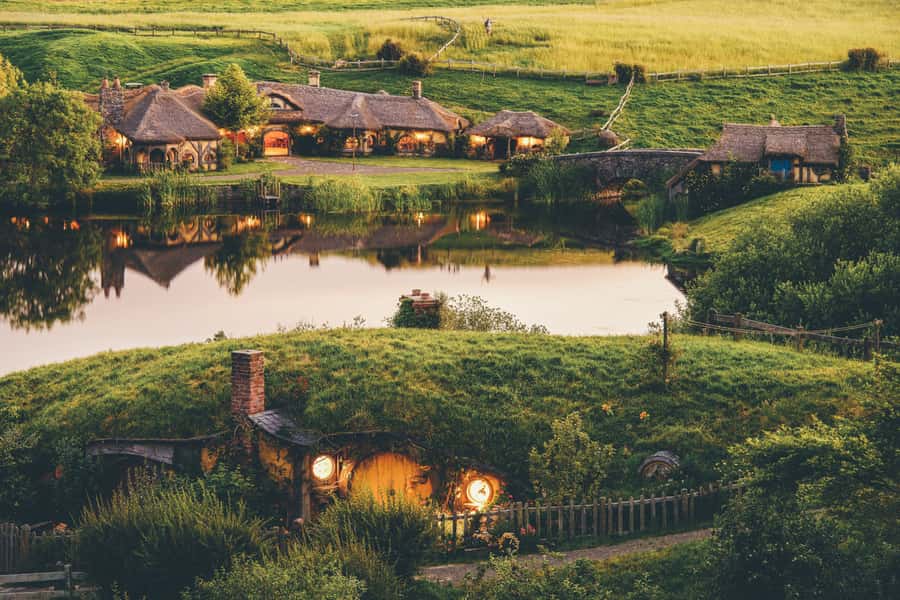From Matamata: Guided Hobbiton Experience with Bus Transfers - Who will enjoy this Hobbiton tour?