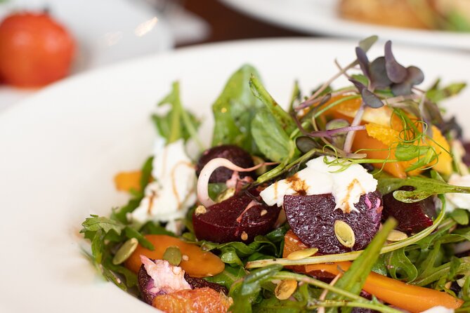 Full-Day Wine Tasting Tour in Auckland with 3-Course Vineyard Lunch - Wine tasting for beginners and experienced drinkers