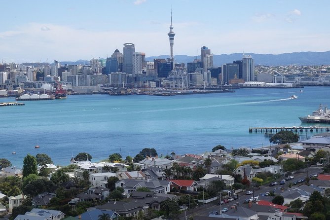 Half-Day: Small Group Auckland Scenic Tour - 4 HOURS - Devonport and its historic villas