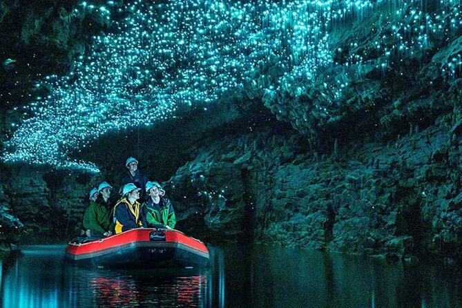 Hobbiton and Waitomo Caves Arrive in Comfort and Style - Private transport from Auckland