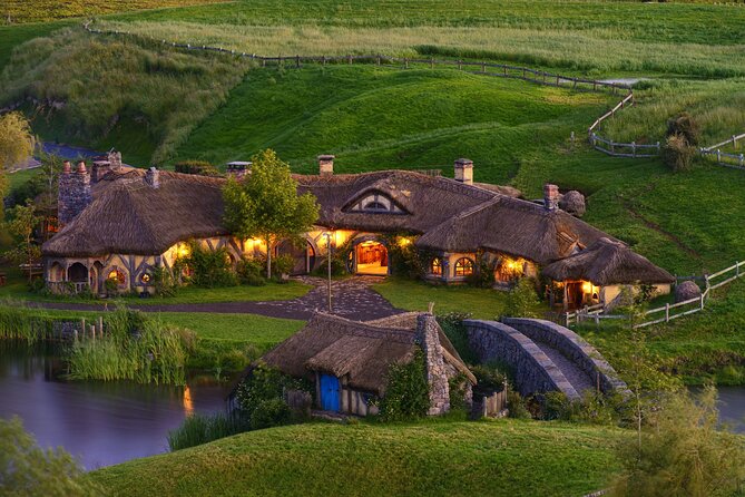 Hobbiton Movie Set and Hamilton Gardens Small Group-from Auckland - Who will enjoy this day most?
