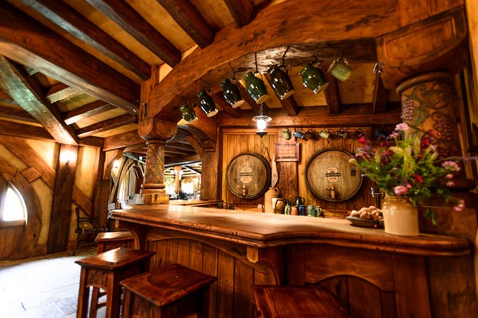 Hobbiton Movie Set Small Group Fully Guided Day Tour from Auckland - Who will enjoy this day most?