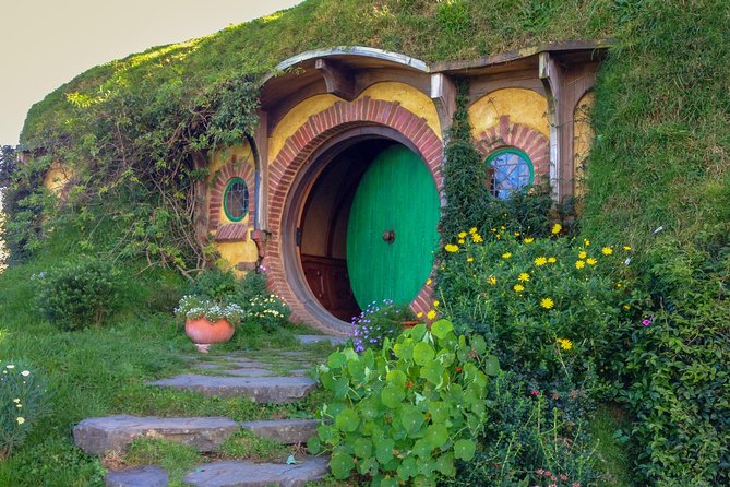 Hobbiton Movie Set Tour with lunch from Auckland - The ride south through the Waikato
