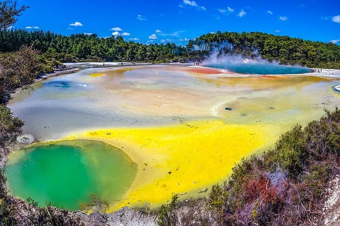 Hobbiton & Rotorua including Wai-O-Tapu - Small Group Tour from Auckland - Seeing Rotorua from the van