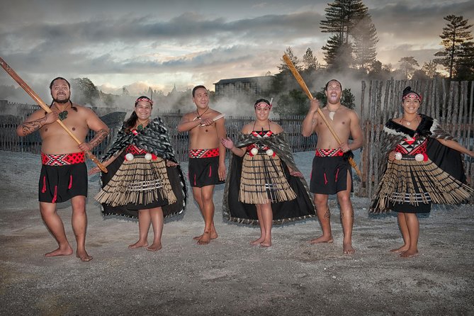 Hobbiton & Rotorua Living Māori Village Private Tour Ex-Auckland - Who should book this day trip