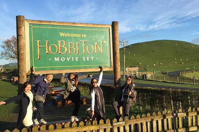 Hobbiton & Rotorua Small Group Day Tour inc Te Puia from Auckland - Hobbiton Movie Set: more than a photo stop