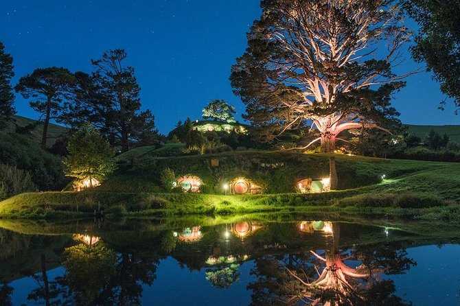 Hobbiton & Waitomo Caves Small Group Tour from Auckland inc Lunch - How the small group changes the day