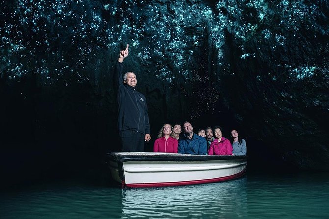 Hobbiton & Waitomo Caves Small-Group Tour W Lunch from Auckland - Leaving Auckland at 6:00 am