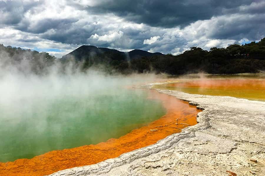 Hobbiton, Waitomo, Rotorua & Taupo 2-Day Tour from Auckland - Waitomo Glowworm Caves in 45 minutes