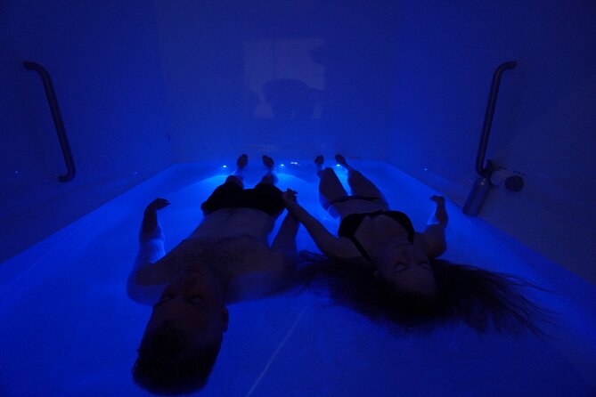 Infinity Float Tank Experience for Couples - The first few minutes: orientation before the quiet