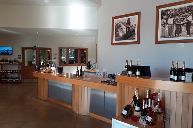 Kumeu Winery Boutique Tour with Gourmet Lunch from Auckland - Kumeu River closes with a serious tasting