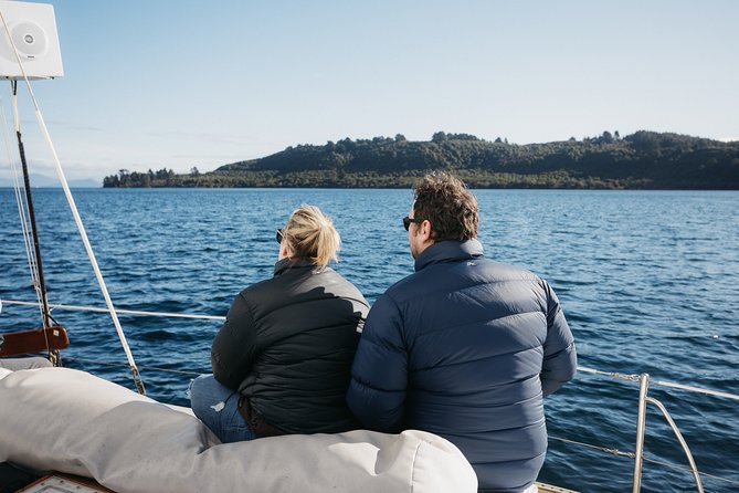 Lake Taupō Private Day Tour from Auckland to Māori Rock Carvings - Huka Falls and the force of Waikato water