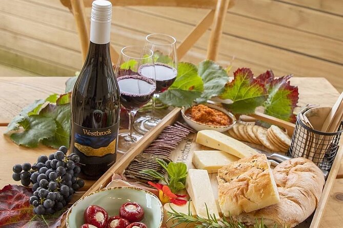 Luxury Private Auckland Wine & Beach Tour with Lunch - Key points at a glance