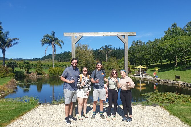 Muriwai Scenic Wine Tour from Auckland - Why the small group affects the experience