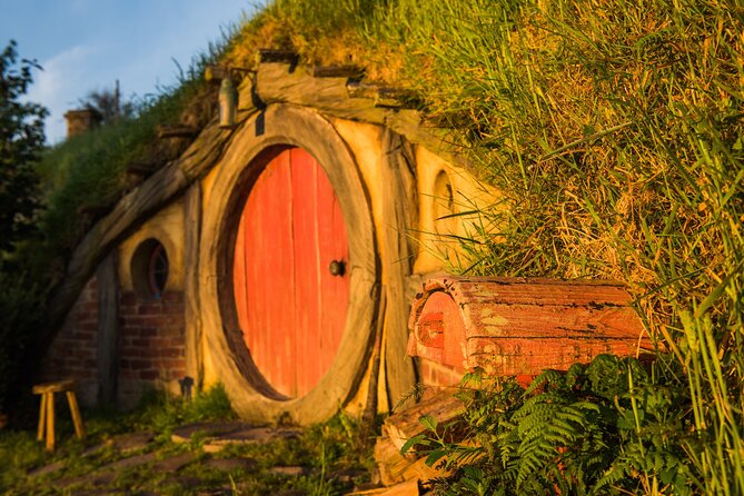 Private 3 Days Tour From Auckland: Hobbiton, Hamilton, Rotorua & Waitomo Caves - Auckland viewpoints before Middle-earth