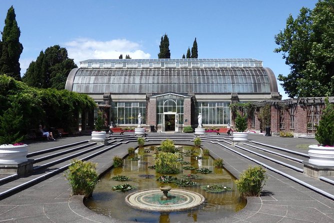 Private Auckland City Tour For Small Group in a luxury vehicle. - Why a private Auckland tour works well