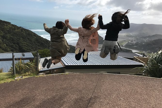 Private Auckland's West Coast - Piha/ Muriwai - Wild West Tour - Muriwai’s cliff-top gannets
