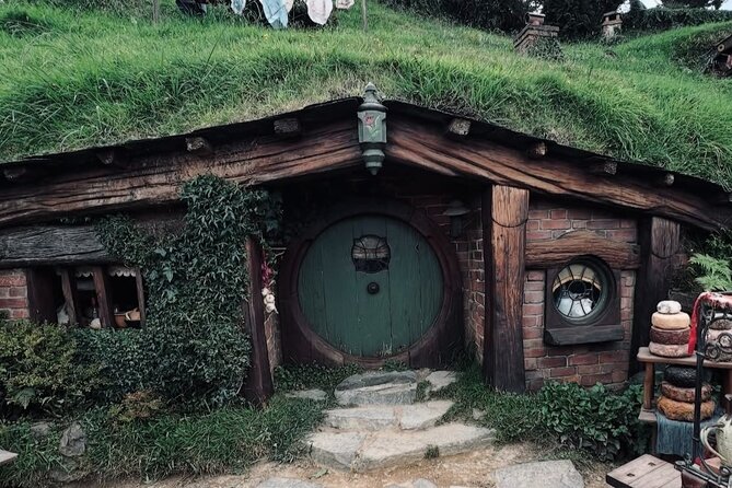 Private Hobbiton Movie Set and Rotorua Day Trip from Auckland - Who will enjoy this day most