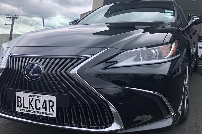 Private Luxury Airport Transfers in Auckland – Sedans & Vans - Choosing between a sedan and a van