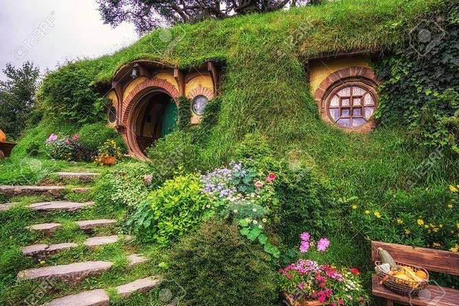 Private Luxury Tour to Hobbiton Movie Set & Waitimo Glowworm Cave - Key points to know before booking