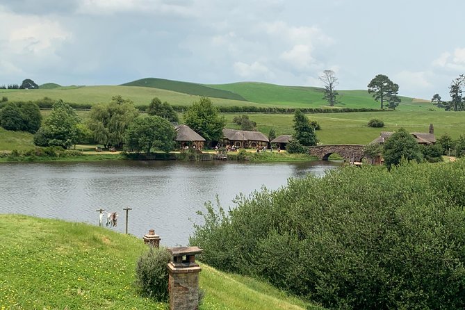 Private Luxury Tour to Hobbiton Movie Set & Waitimo Glowworm Cave - What the $1,675.55 price really buys