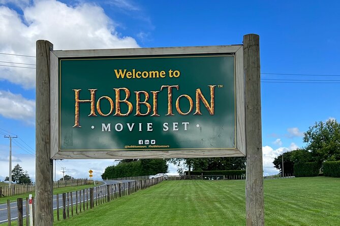 Private Round Trip Transport To Hobbiton From Auckland - The long drive south from Auckland