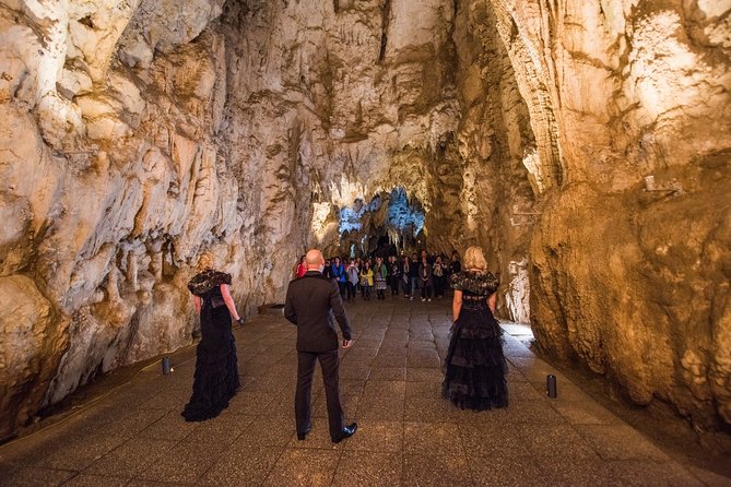 Private Tour [2 Days]: Auckland to Waitomo Caves, Rotorua, Te Puia & Wai-O-Tapu - Wai-O-Tapu and the bright colors of volcanic chemistry
