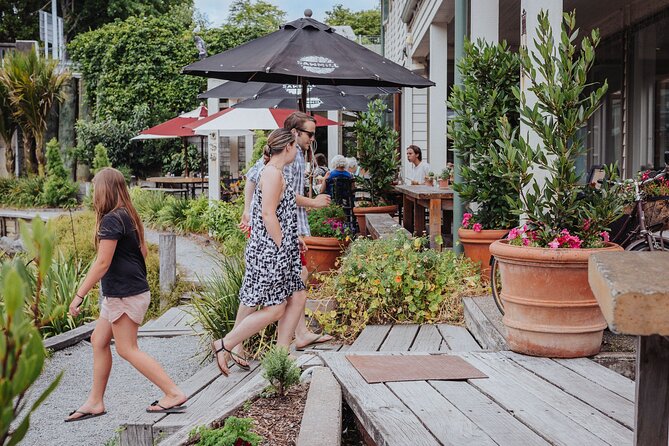 Private tour - Matakana Art & Wine Village - What the private guide changes
