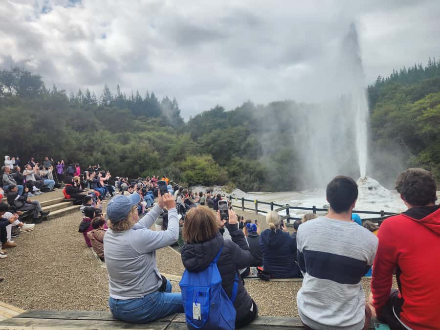 Rotorua & Taupo DayTour Waiotapu & Huka Falls from Auckland - Key points to know before you book