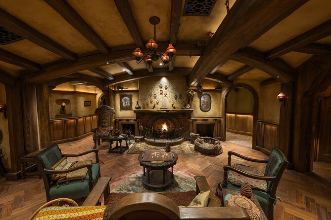 Small-Group Hobbiton Tour from Auckland with Party Marquee Lunch - Bag End, movie details, and the best photo stops