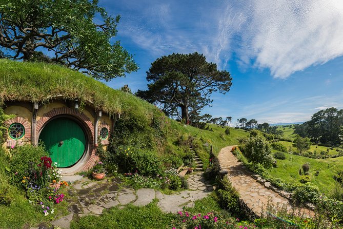 Small-Group Hobbiton Tour from Auckland with Party Marquee Lunch - Who will enjoy this Auckland day trip