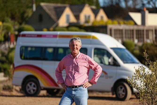 Taste of Waiheke Food and Wine Tour - The guide can make the coach ride much better