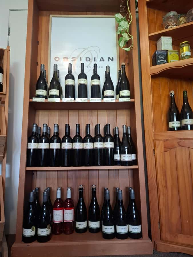 The Boutique Experience: Waiheke Island Best Cellar Tour - What the guide adds between glasses