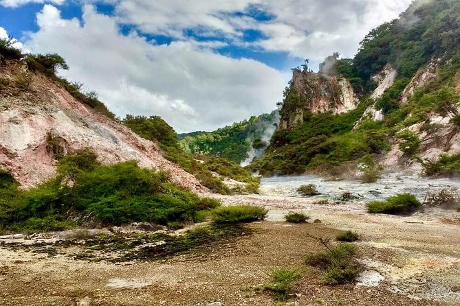 Volcanic Rotorua Day Trip from Auckland - Why Waimangu deserves the long ride from Auckland