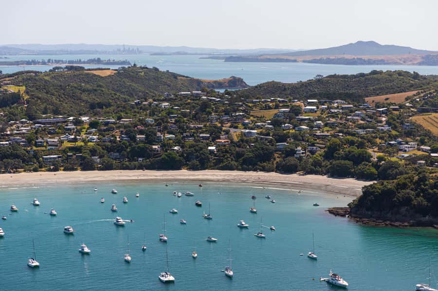 Waiheke Island: Afternoon Wine Tour with Oceanfront Lunch - Meeting your guide at the Waiheke ferry terminal