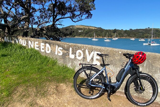 Waiheke Island Bush & Beach Walk - Lunch included, ferry separate