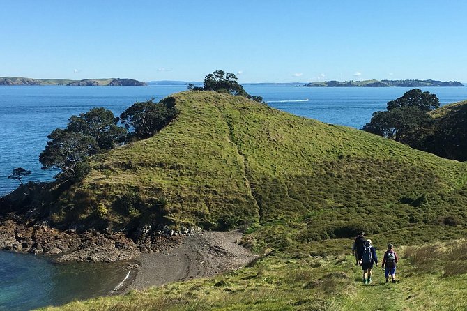 Waiheke Island Double Headland Coastal Walk - What the $260.64 price includes