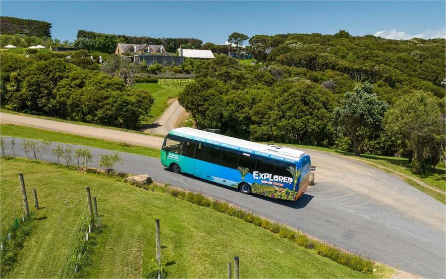 Waiheke Island: Ferry & Hop-On Hop-Off Explorer Bus Tickets - Guides, commentary, and the quality of the ride