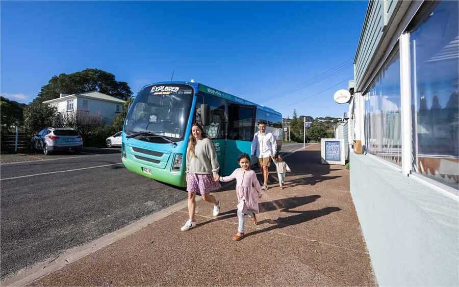 Waiheke Island: Ferry & Hop-On Hop-Off Explorer Bus Tickets - Building a realistic one-day itinerary