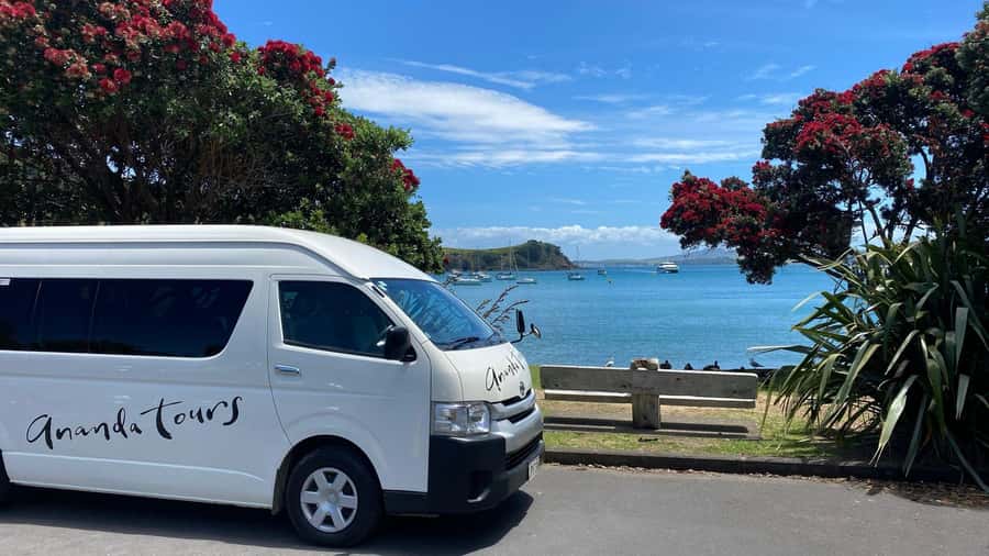 Waiheke Island: The Essence of Waiheke Wine Tour - Mudbrick opens the tasting day