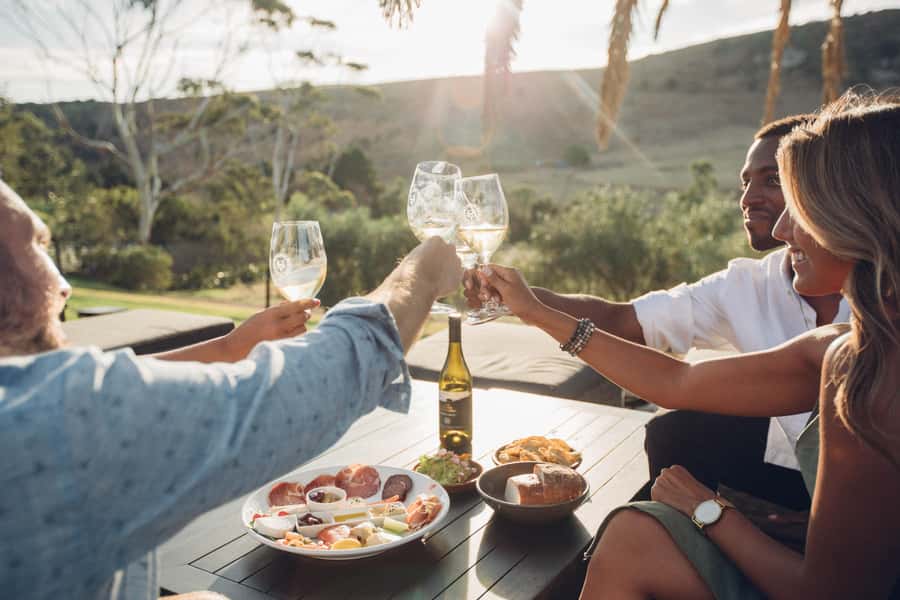 Waiheke Island: Wine Tour & Lunch at Award Winning Venue - Why this Waiheke wine tour works so well