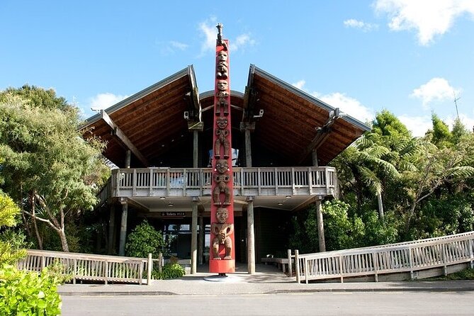 West Coast Discovery Tour - Why Piha makes a fine first taste of Auckland’s west coast